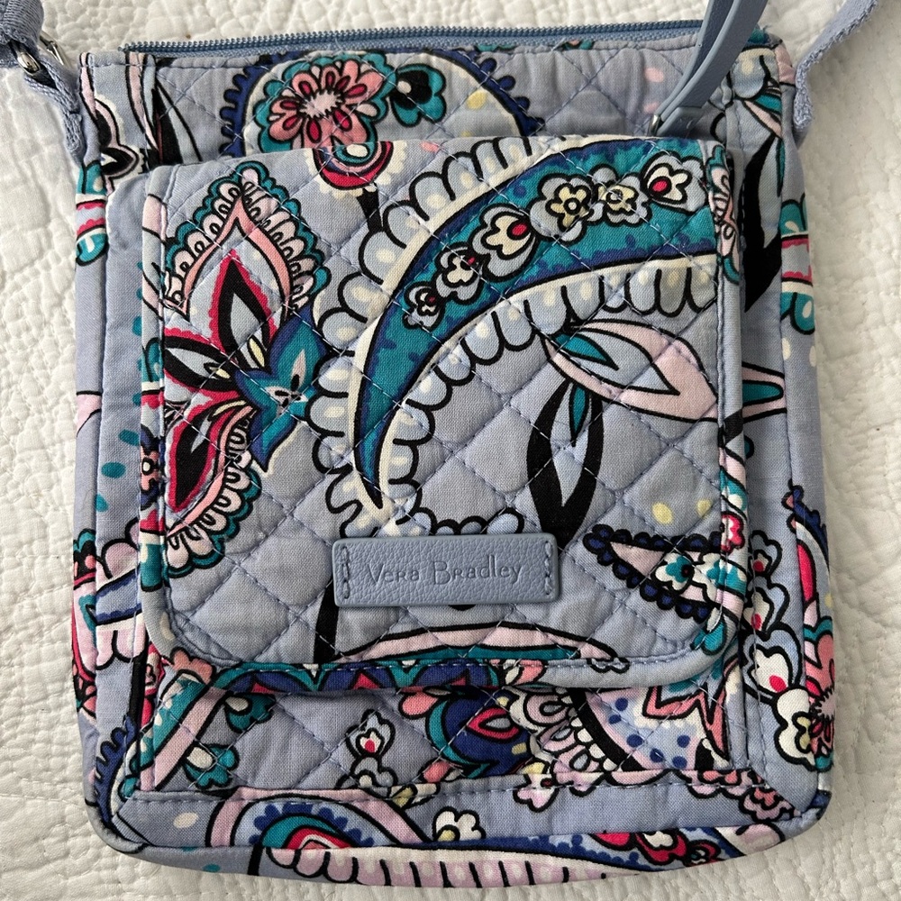 Vera Bradley RFID crossbody bag in Makani paisley pattern. Nice used shape! - Picture 2 of 15